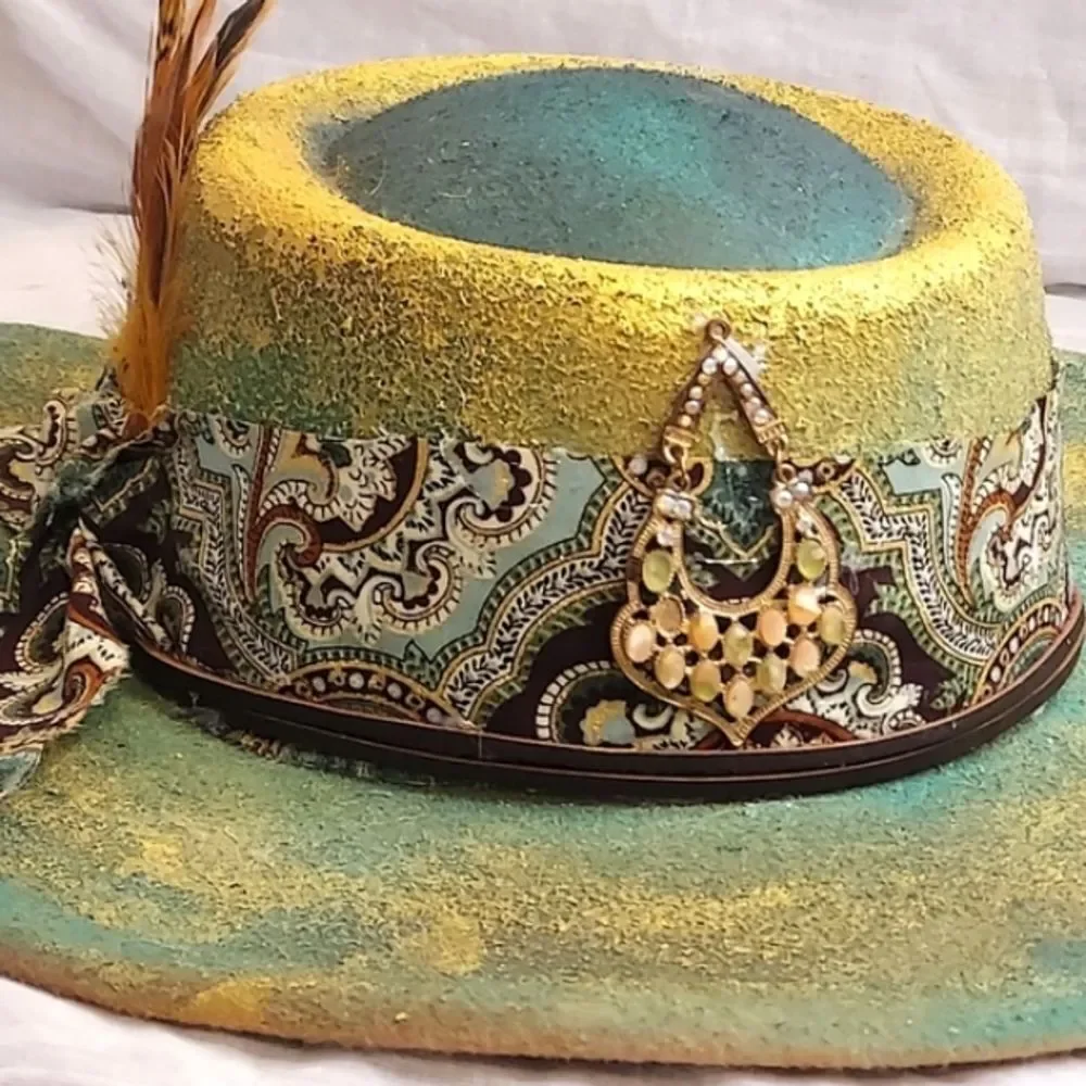 Victoria Hat - Picture 4 of 4
